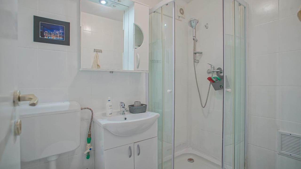 Old Town City Center Apartments Braşov Eksteriør billede