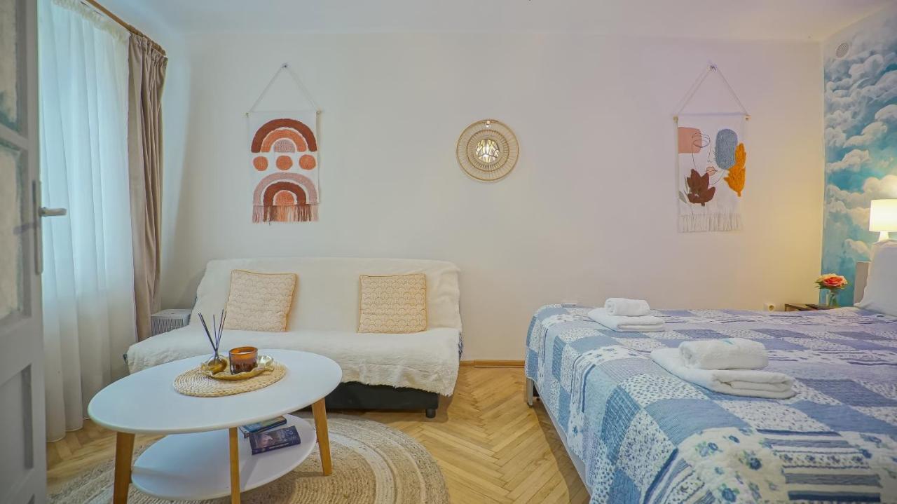 Old Town City Center Apartments Braşov Eksteriør billede