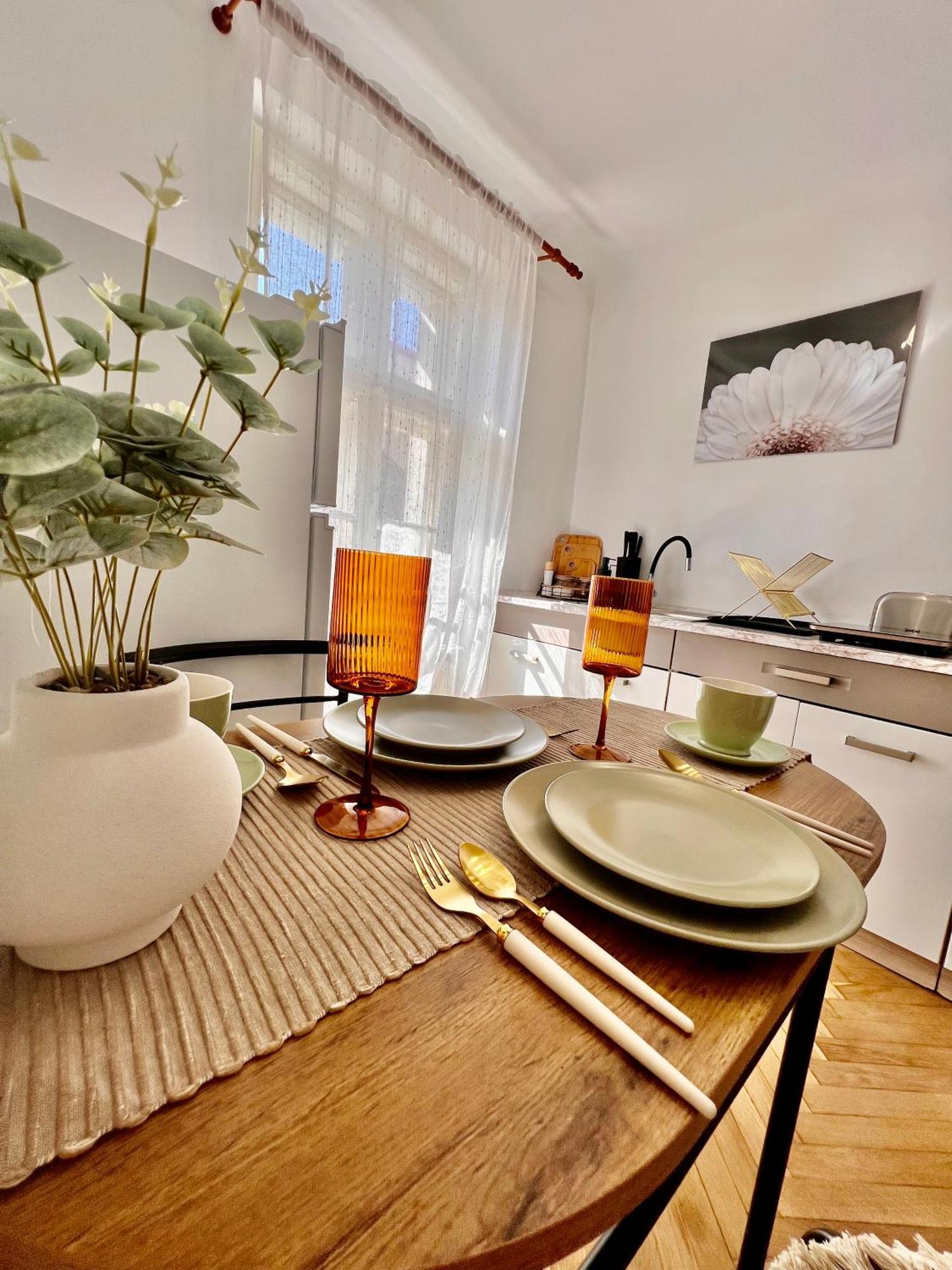 Old Town City Center Apartments Braşov Eksteriør billede