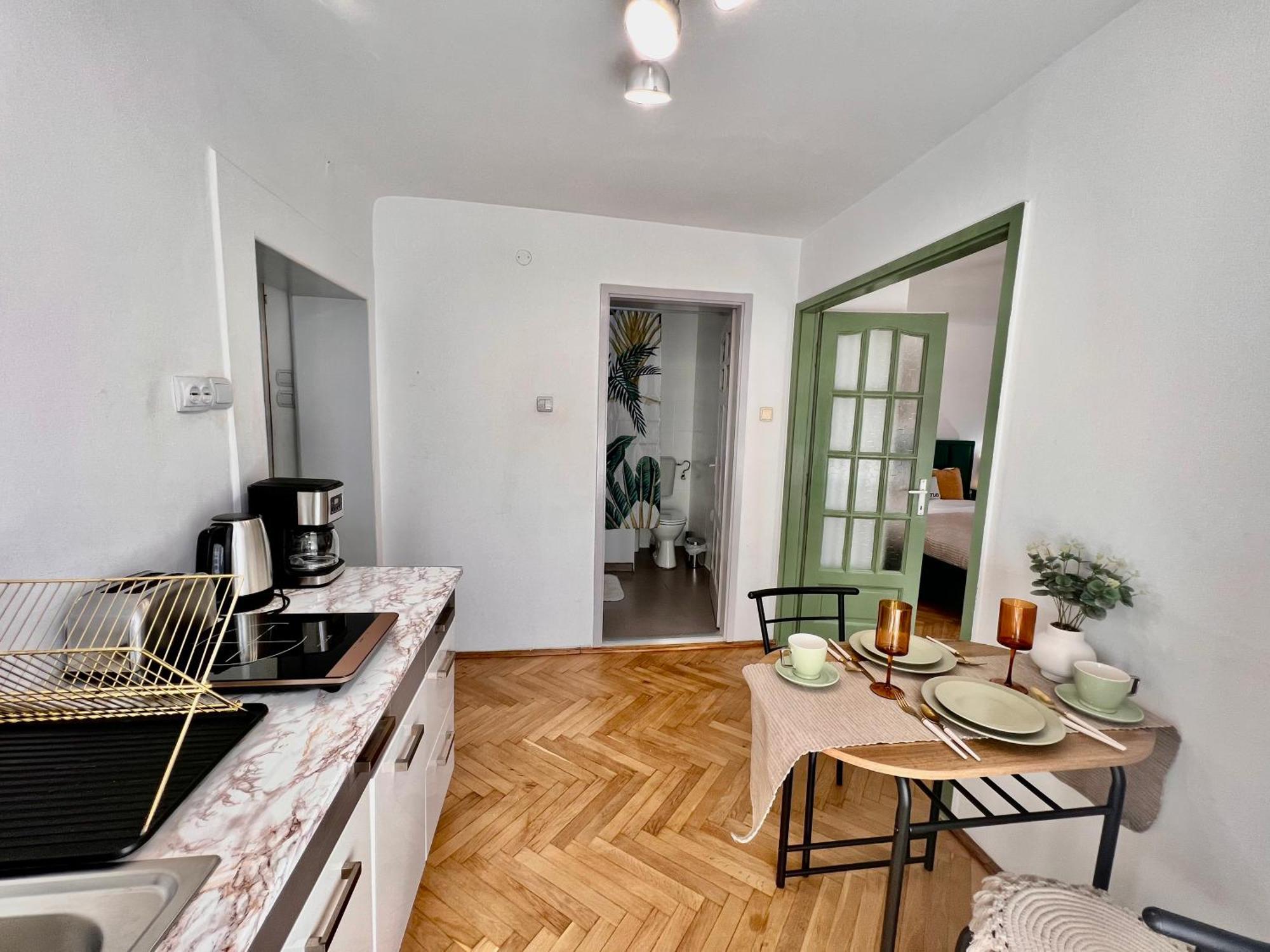 Old Town City Center Apartments Braşov Eksteriør billede