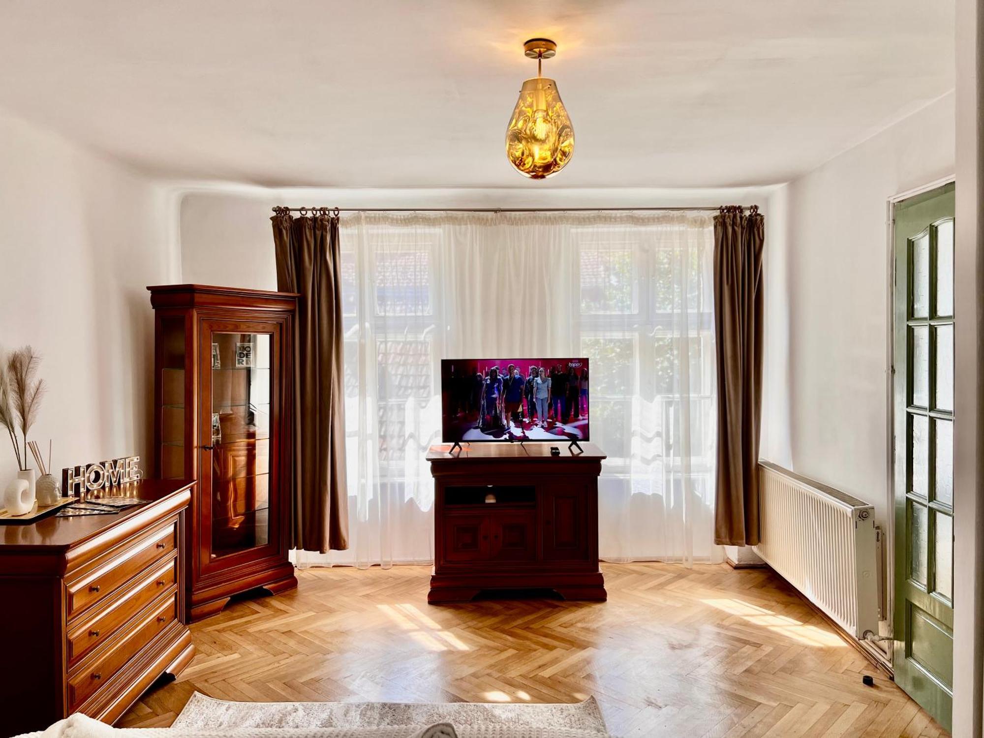 Old Town City Center Apartments Braşov Eksteriør billede