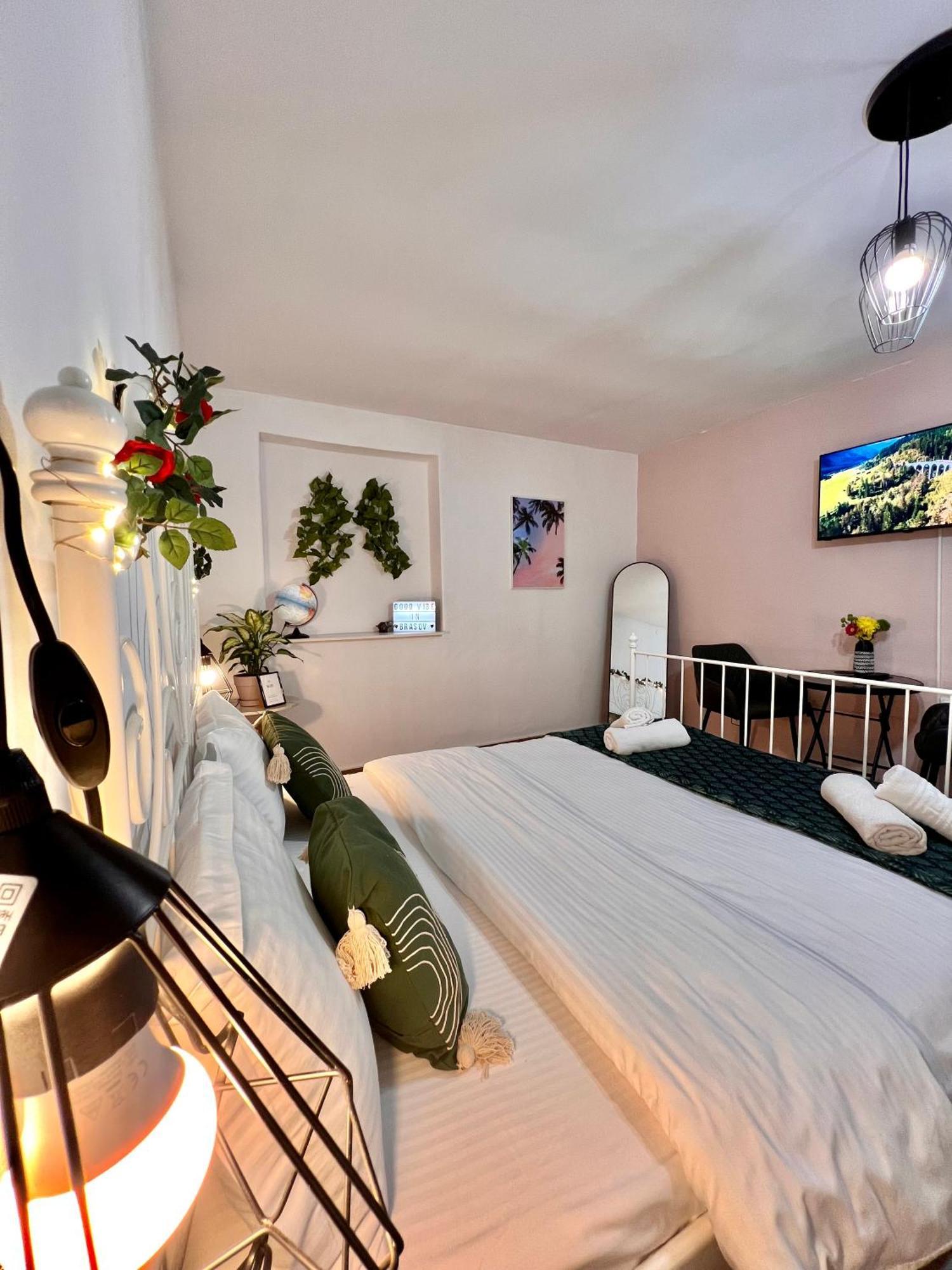 Old Town City Center Apartments Braşov Eksteriør billede